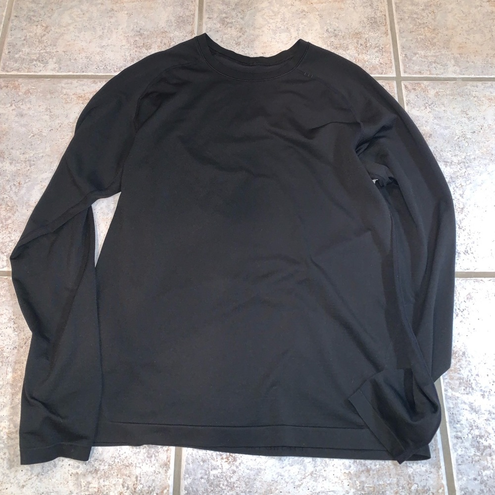 Black Lululemon long sleeve tee